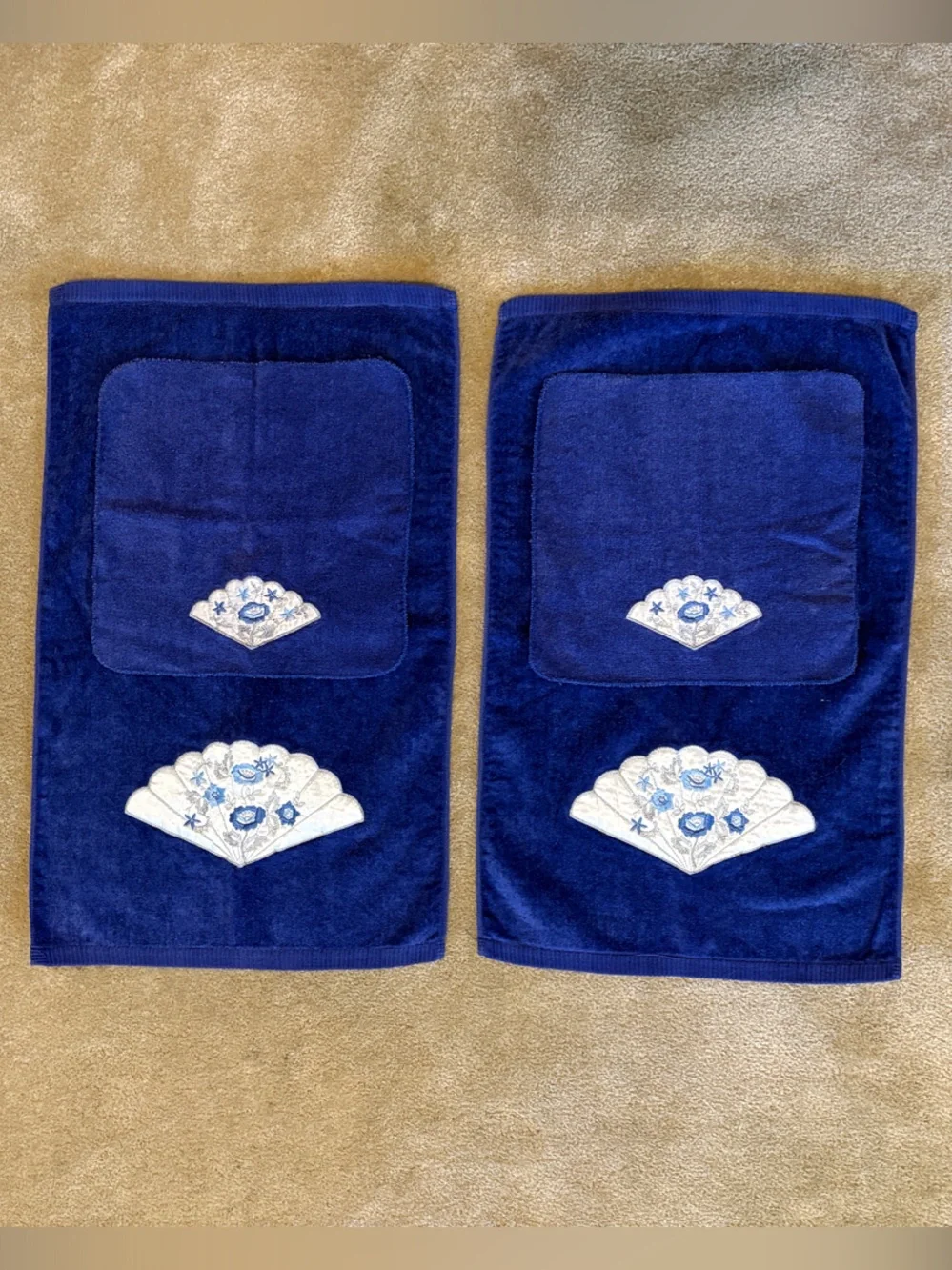 Vintage blue hand towel washcloth set embroidered white scalloped fan w/ flowers